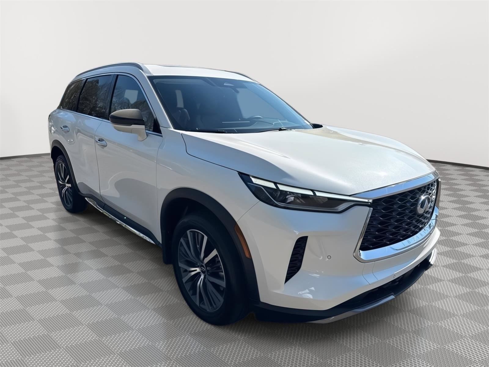 Certified 2025 INFINITI QX60 Sensory image 4