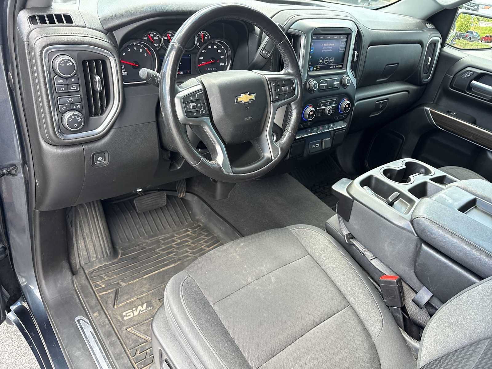 Used 2021 Chevrolet Silverado 1500 LT AWD/4WD image 10