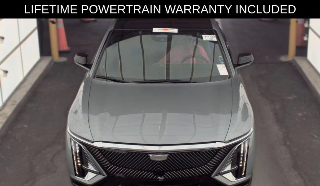 Used 2024 Cadillac Lyriq Tech RWD image 3