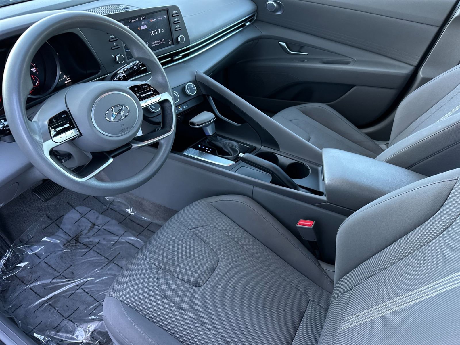 Used 2021 Hyundai Elantra SE image 10