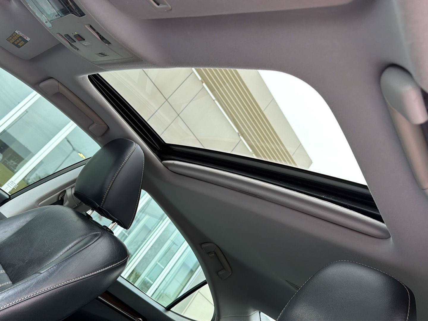 Used 2018 Lexus ES 350 w/ Luxury Package w/Wood Trim FWD image 34