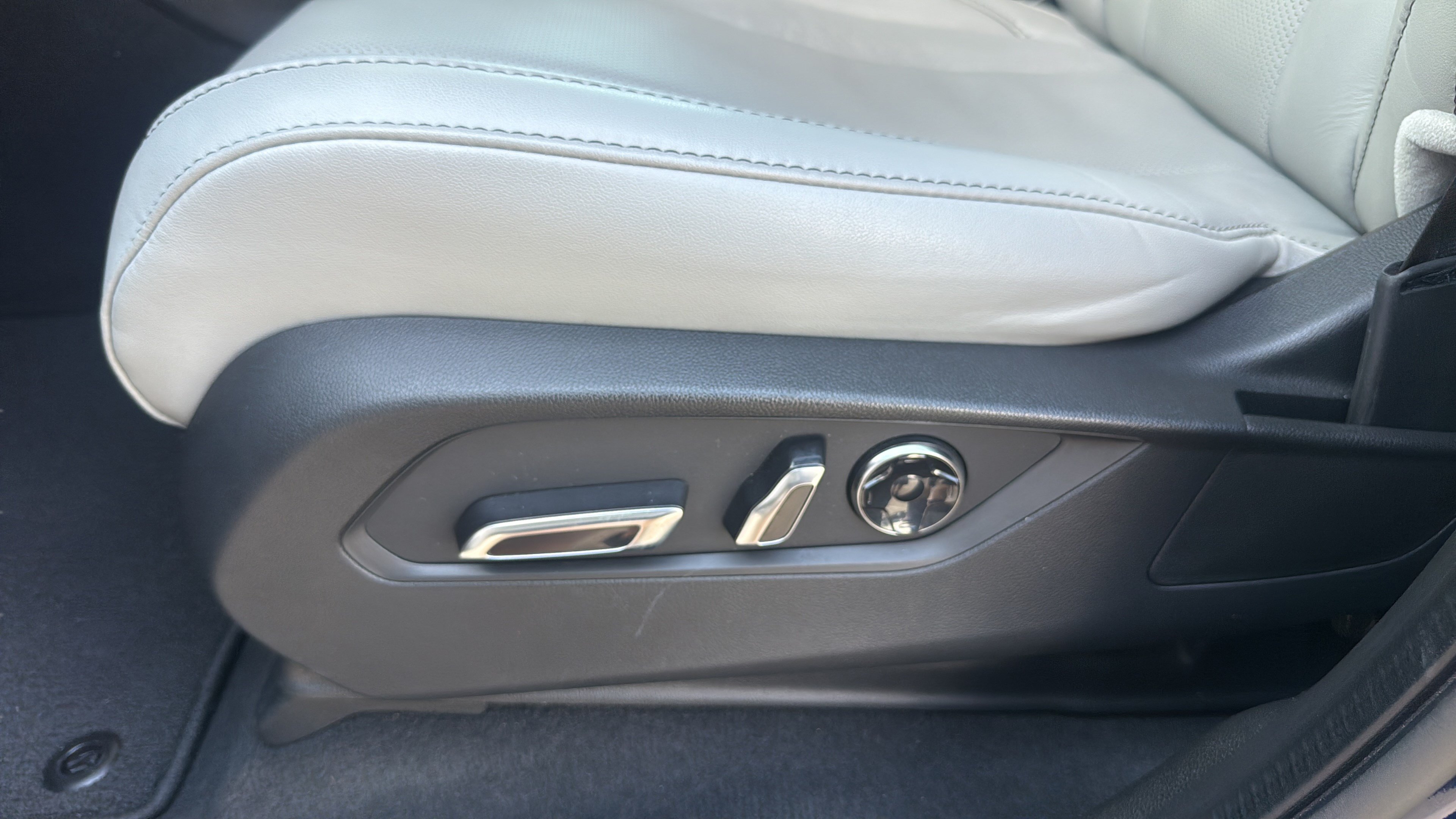 Used 2023 Acura MDX FWD w/ Technology Package image 11
