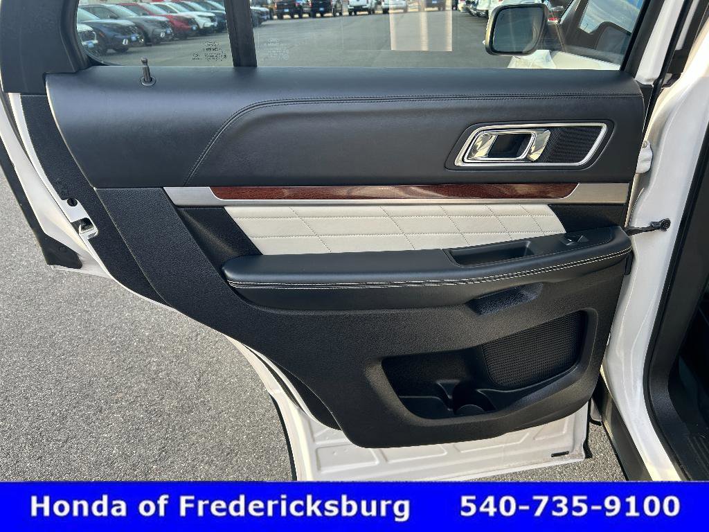 Used 2017 Ford Explorer Platinum image 11