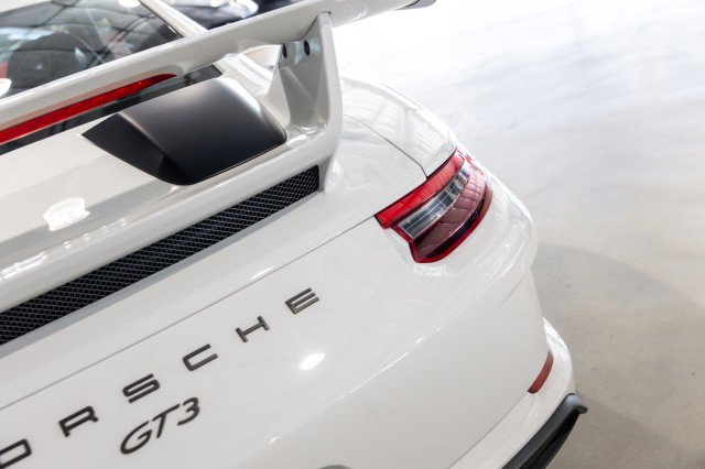 Used 2018 Porsche 911 GT3 RWD image 18