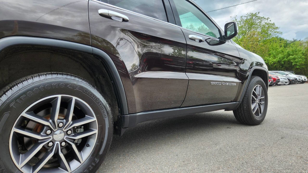 Used 2017 Jeep Grand Cherokee Limited w/ Luxury Group II AWD/4WD image 17