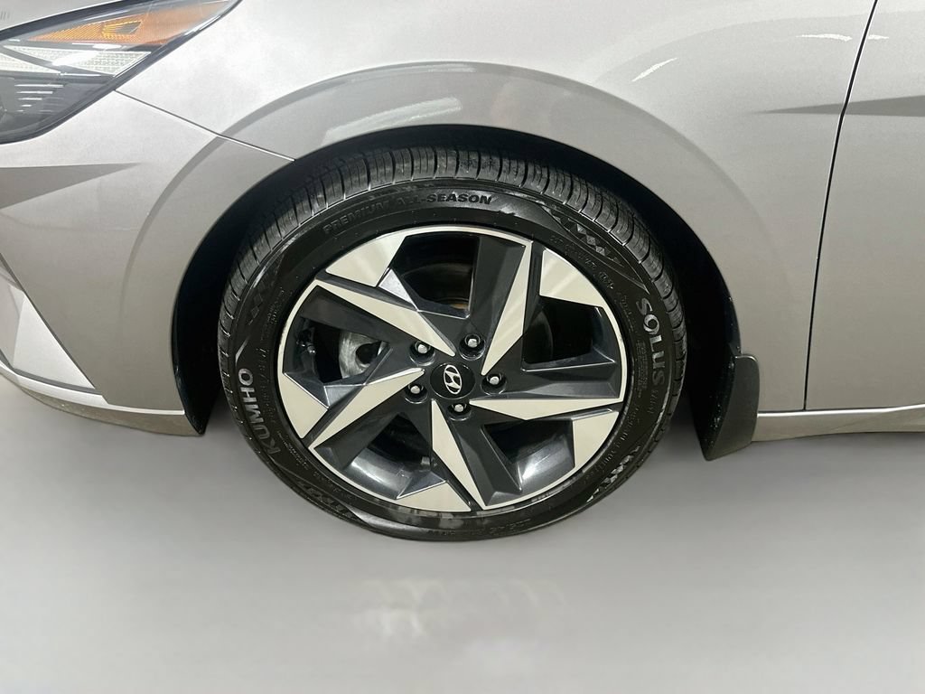 Used 2023 Hyundai Elantra SEL w/ Convenience Package FWD image 8