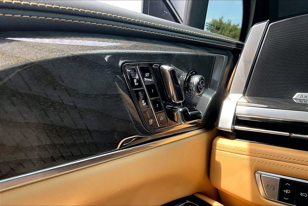 Used 2025 Cadillac Escalade IQ Luxury 2 AWD/4WD image 24