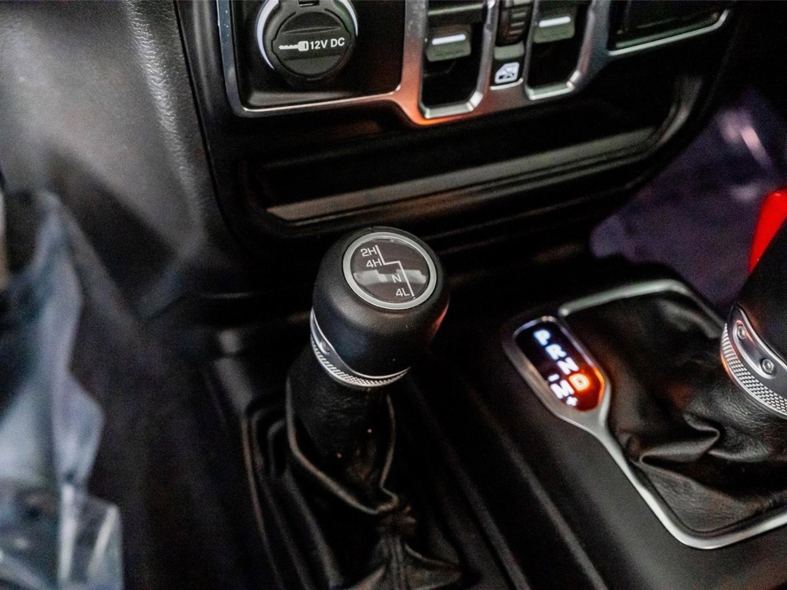 Used 2021 Jeep Wrangler Unlimited Sahara AWD/4WD image 38