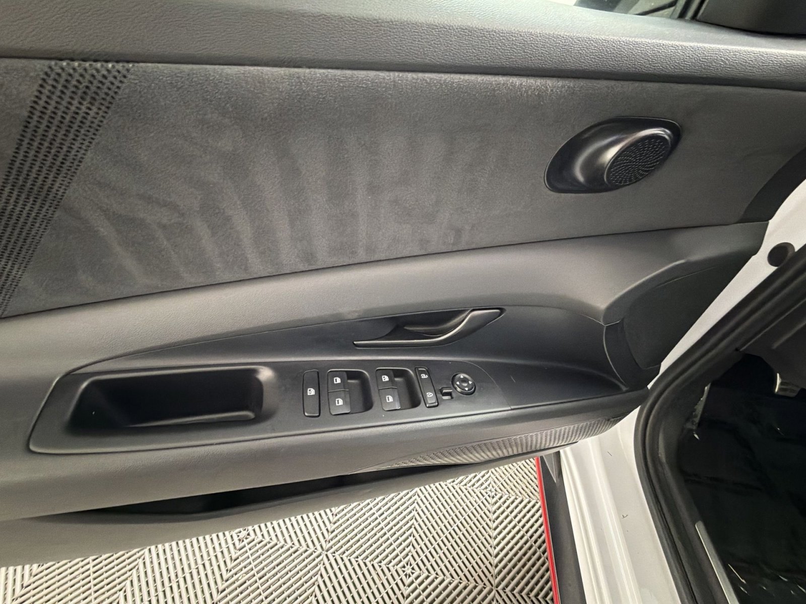 Used 2024 Hyundai Elantra N Base image 15