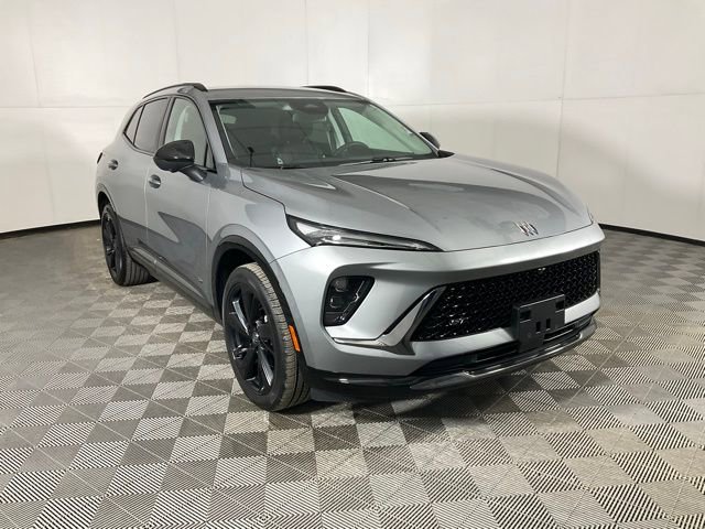 Used 2025 Buick Envision Sport Touring image 3