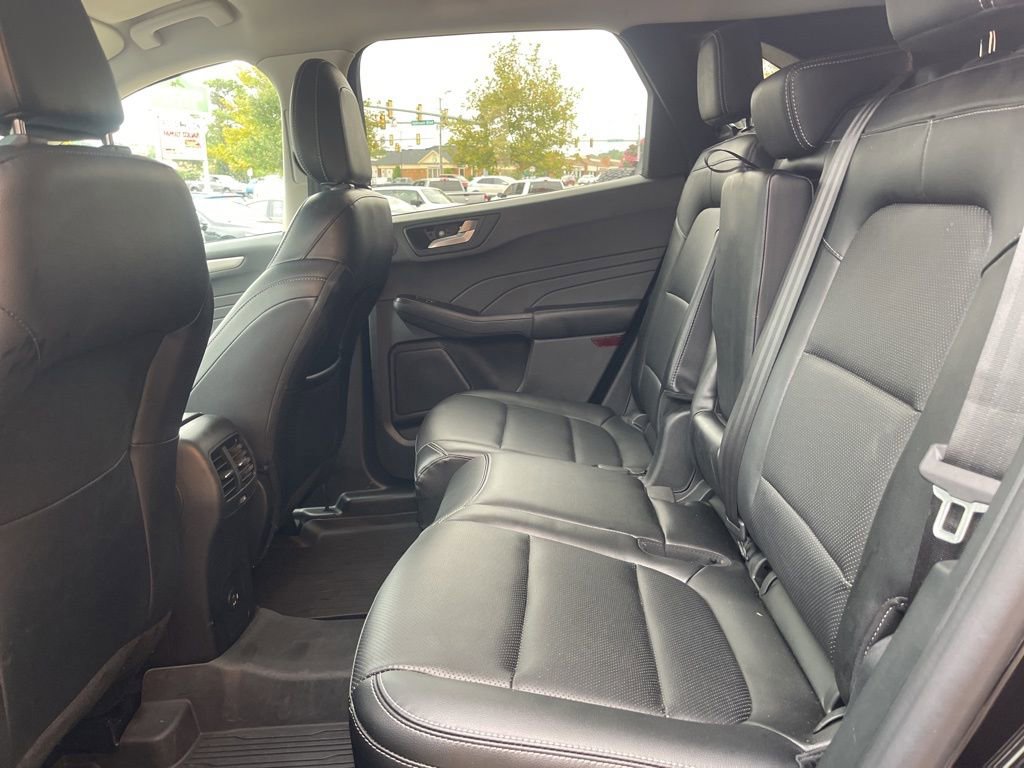 Used 2022 Ford Escape SEL w/ Technology Package FWD image 15