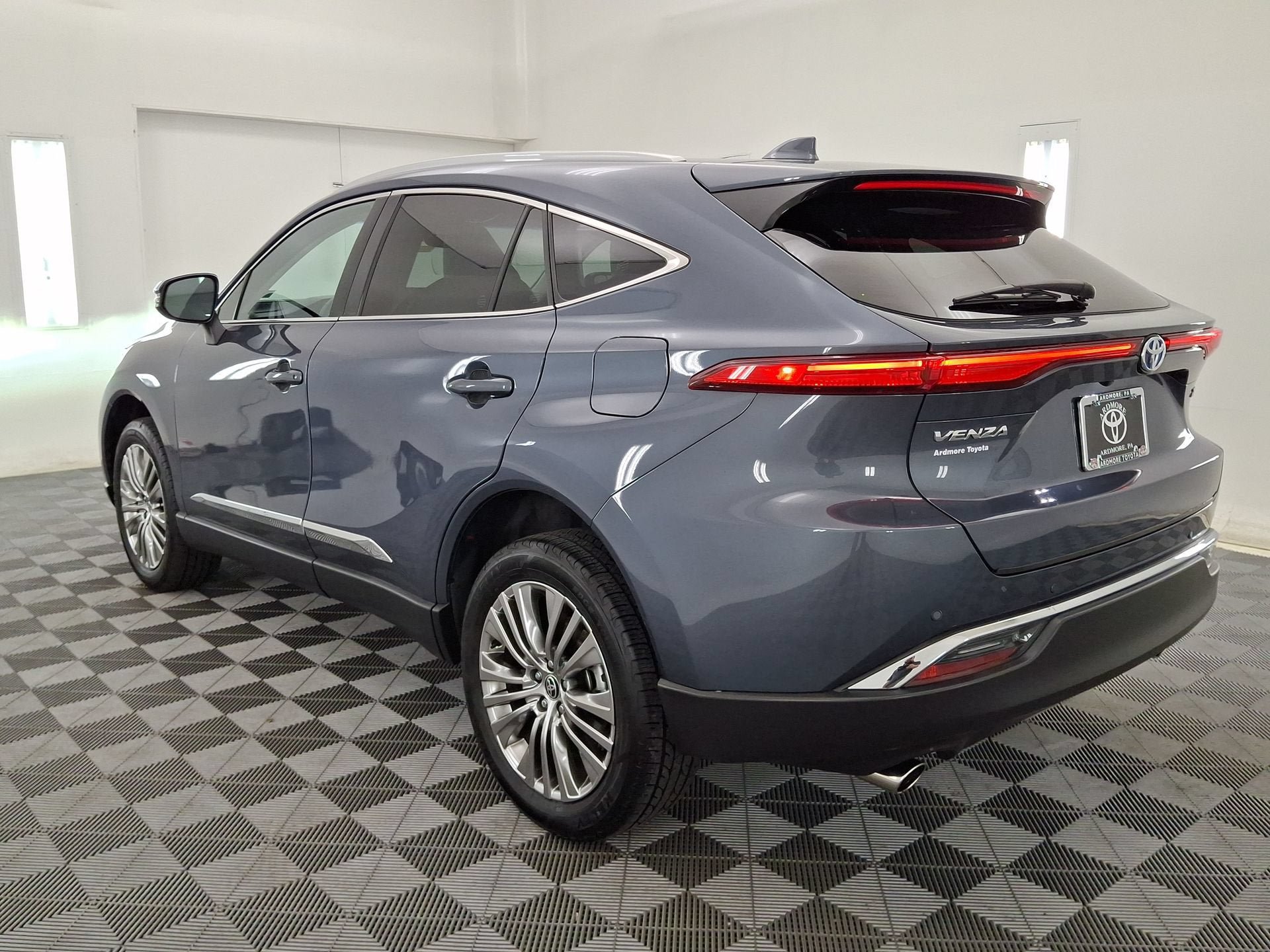 Certified 2023 Toyota Venza XLE AWD/4WD image 22