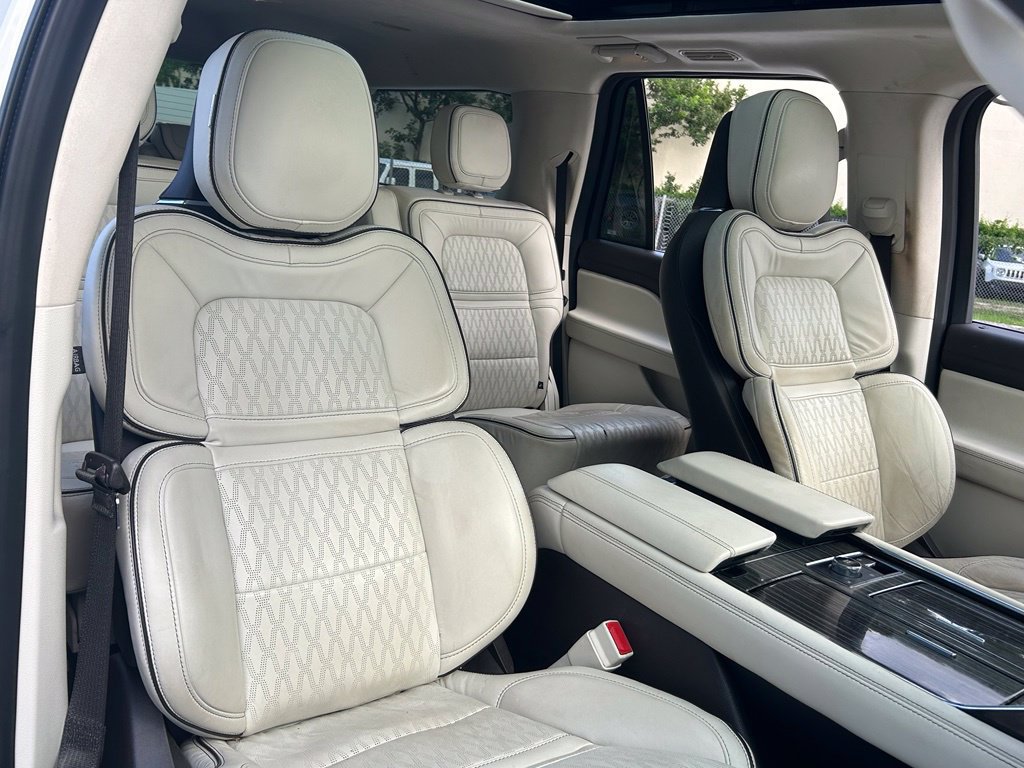 Used 2022 Lincoln Navigator L Black Label AWD/4WD image 40