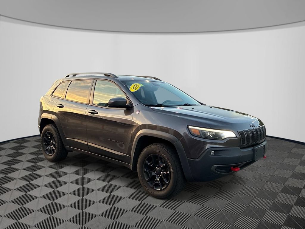 Used 2019 Jeep Cherokee Trailhawk w/ Comfort/Convenience Group AWD/4WD image 3