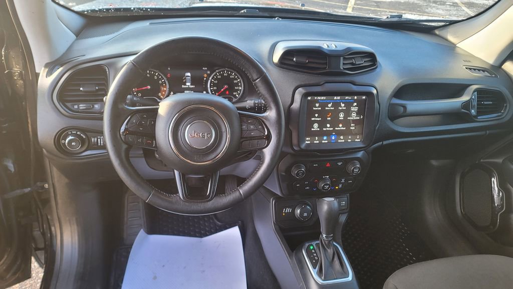 Used 2018 Jeep Renegade Altitude w/ UConnect 8.4 Nav Group AWD/4WD image 24