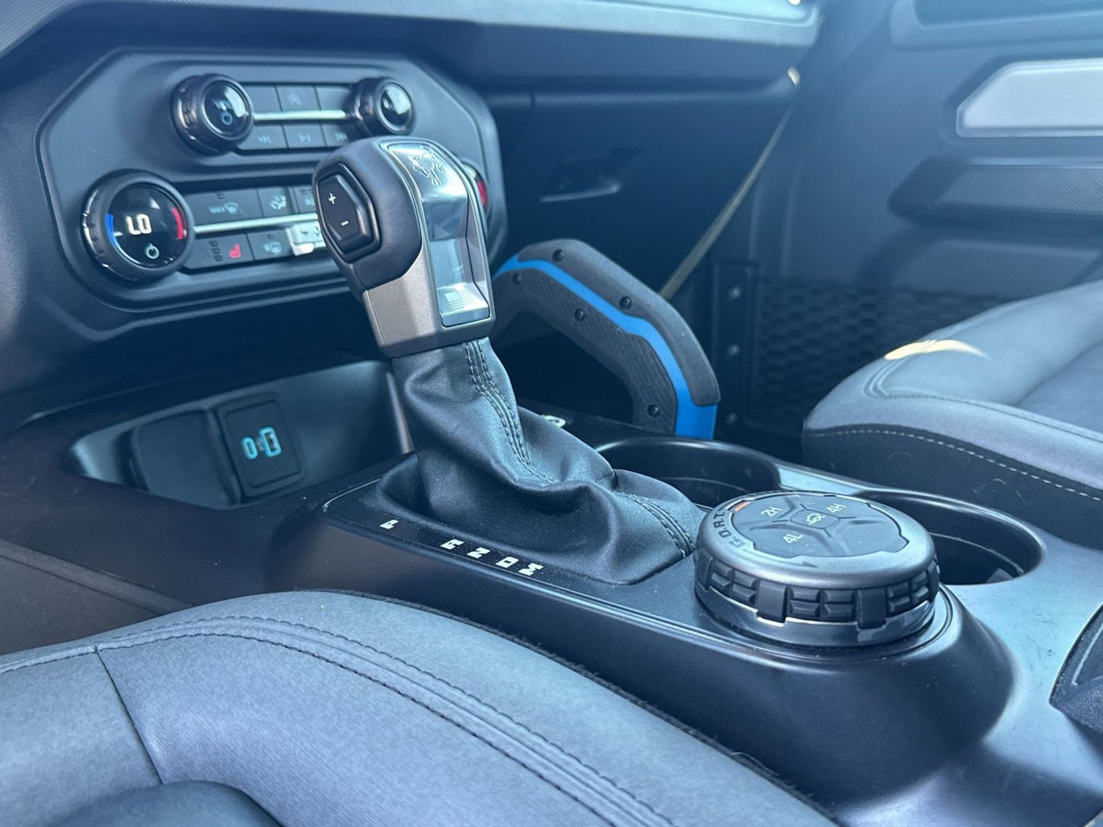 Used 2024 Ford Bronco Black Diamond image 16