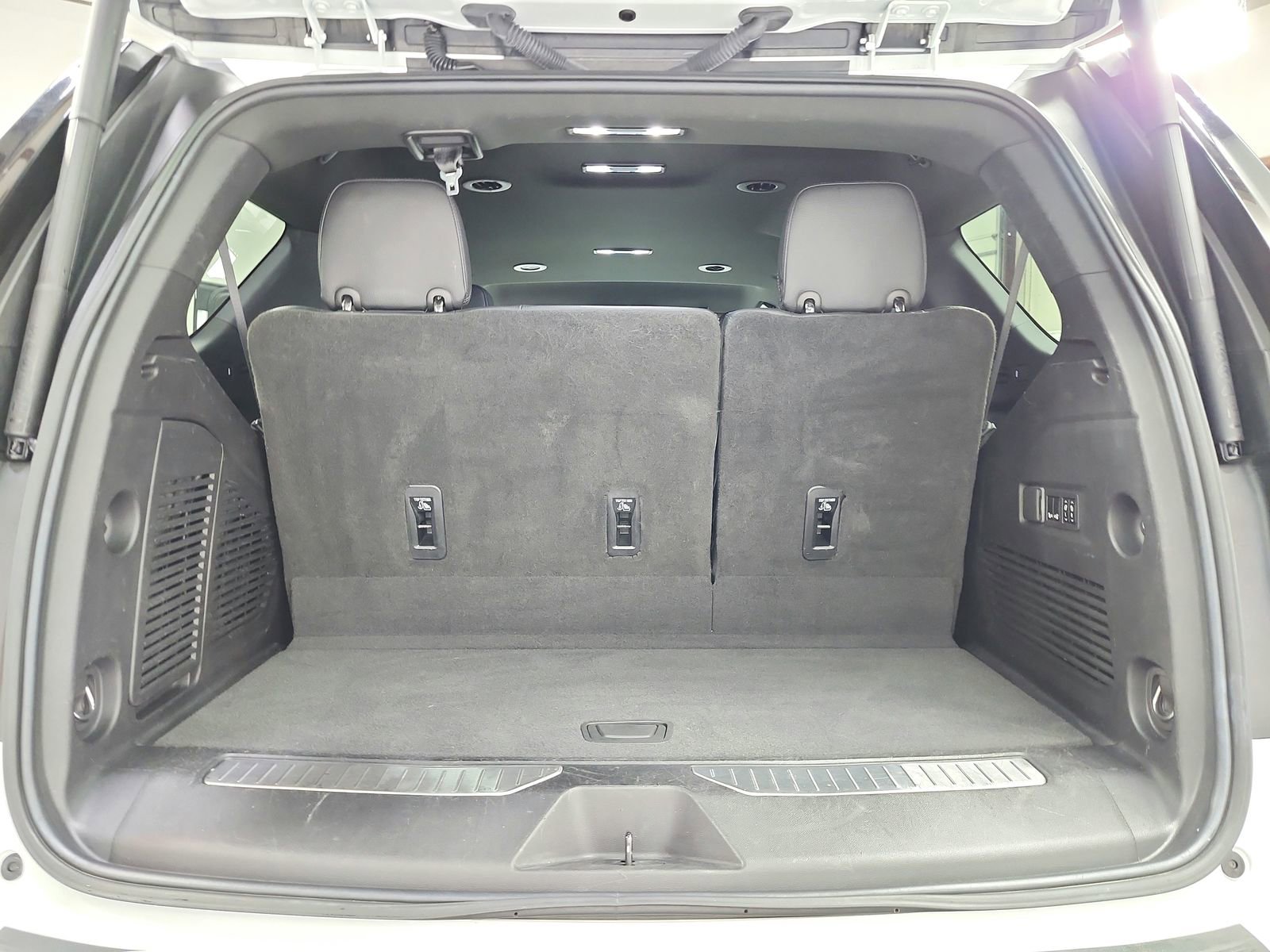 Used 2023 GMC Yukon Denali image 46