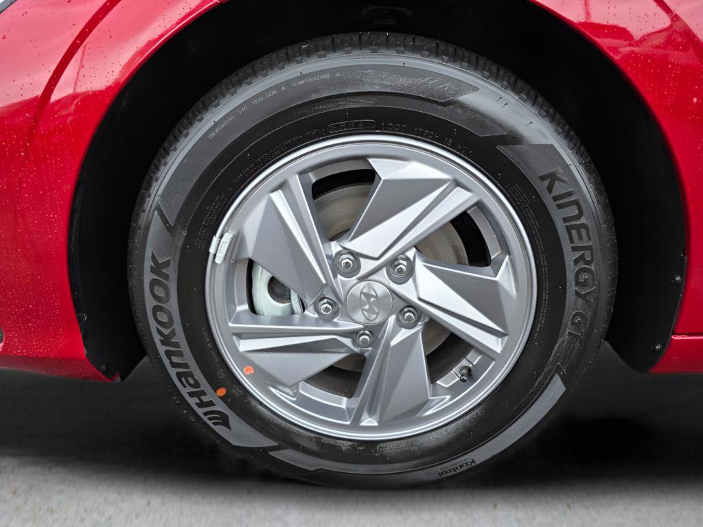 Used 2024 Hyundai Elantra SE image 11