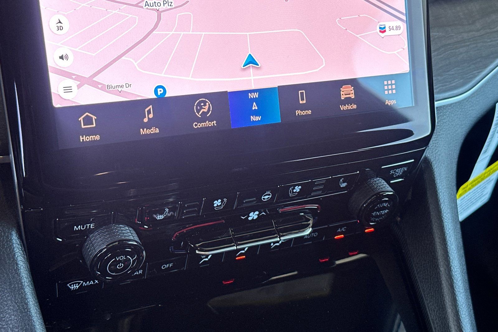 New 2025 Jeep Grand Cherokee Limited w/ Luxury Tech Group II image 24