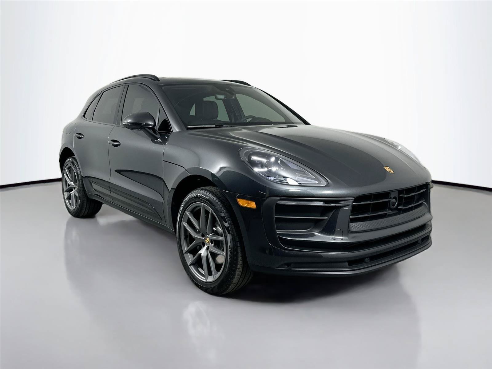 Certified 2026 Porsche Macan Turbo AWD/4WD image 9