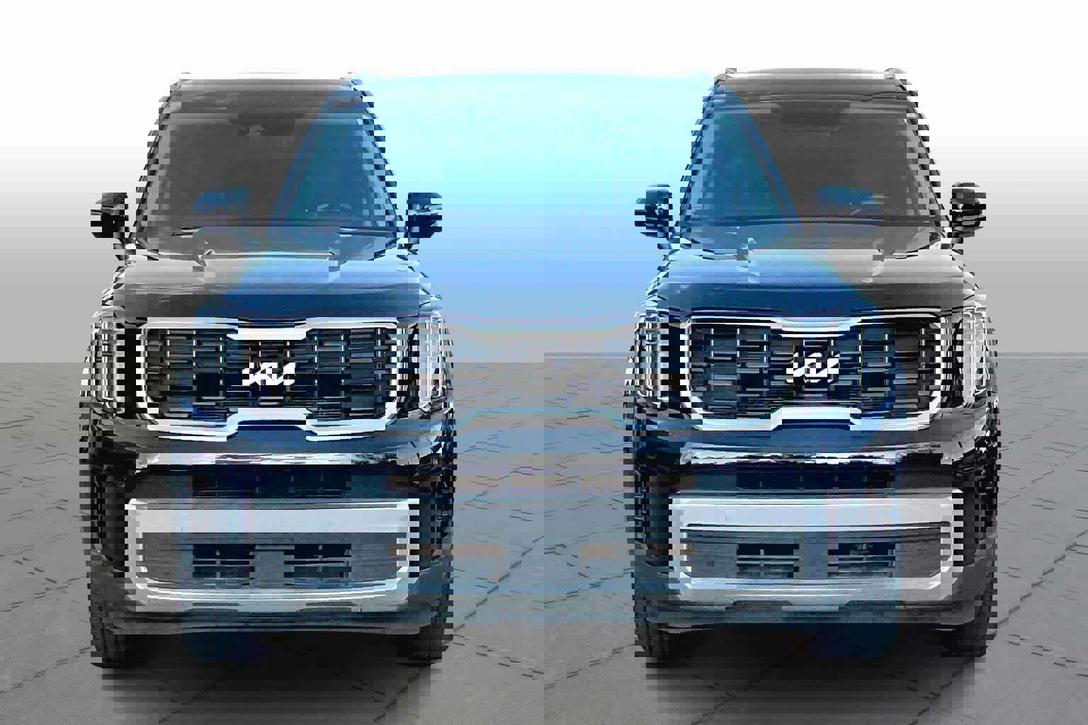 Used 2023 Kia Telluride S image 3