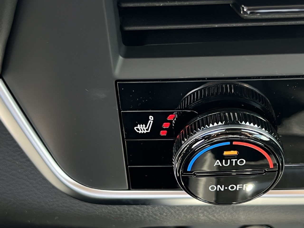 New 2026 Nissan Rogue Dark Armor AWD/4WD image 13