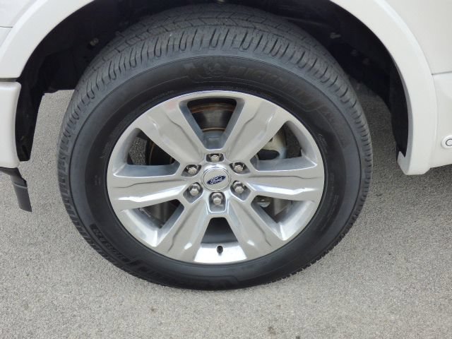 Used 2019 Ford F150 Platinum w/ Equipment Group 701A Luxury AWD/4WD image 9