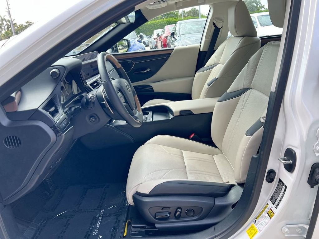 Certified 2024 Lexus ES 350 Ultra Luxury w/ Accessory Package (Z2) FWD image 12