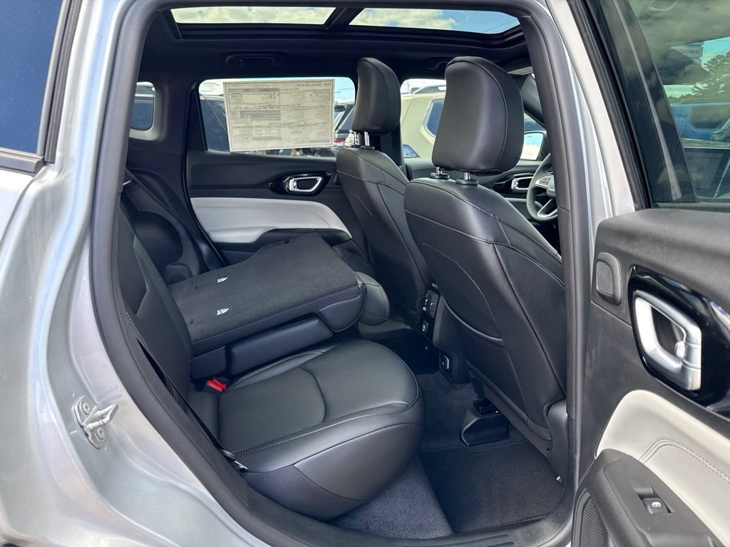 New 2026 Jeep Compass Limited w/ Sun, Sound & Navigation Group AWD/4WD image 24