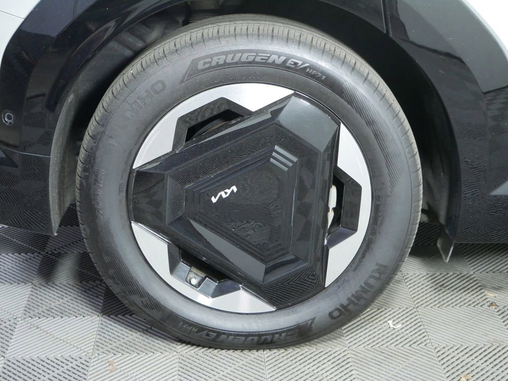 Certified 2024 Kia EV9 Land image 11