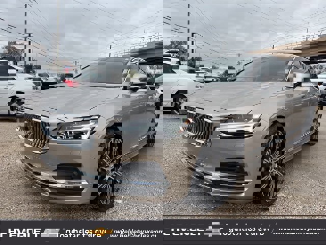 Used 2023 Volvo S90 B6 Ultimate image 3