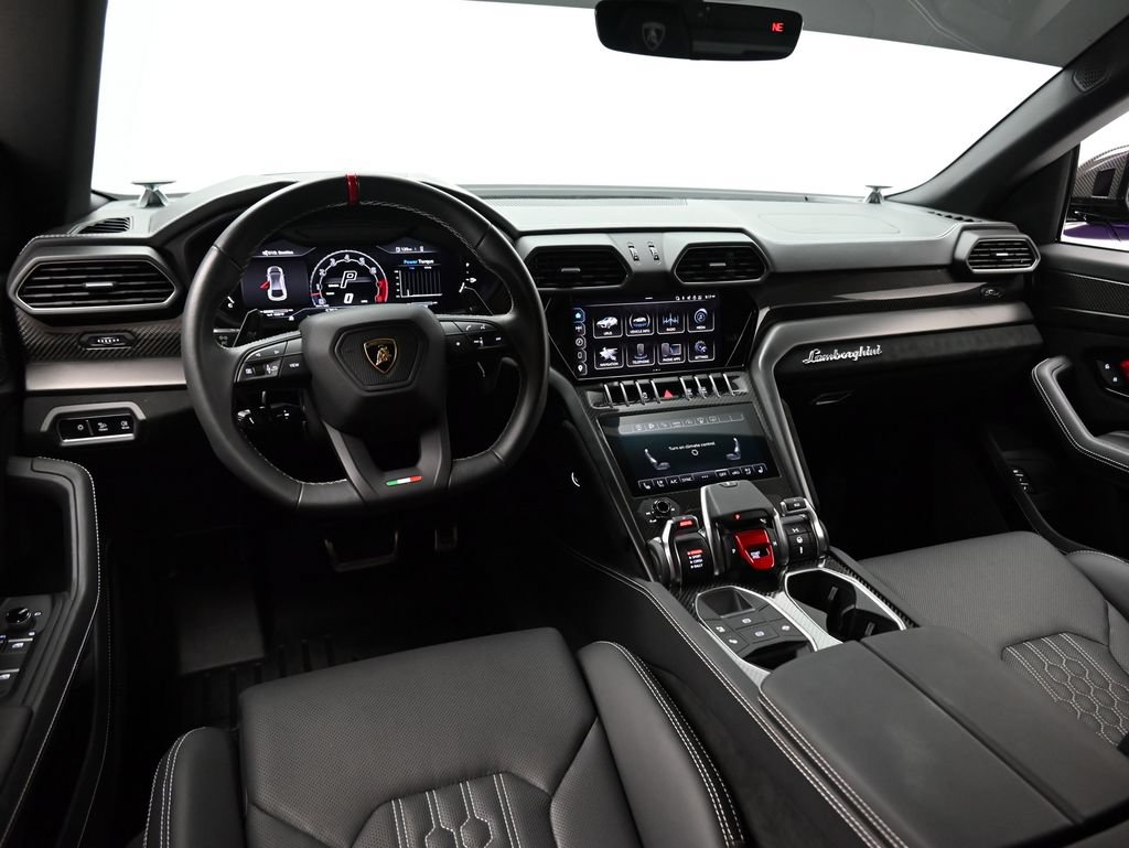 Used 2024 Lamborghini Urus Performante AWD/4WD image 11