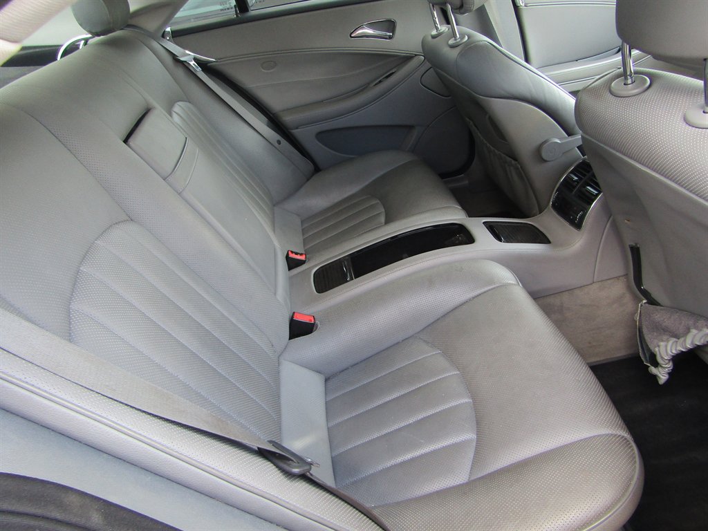 Used 2008 Mercedes-Benz CLS 550 image 6