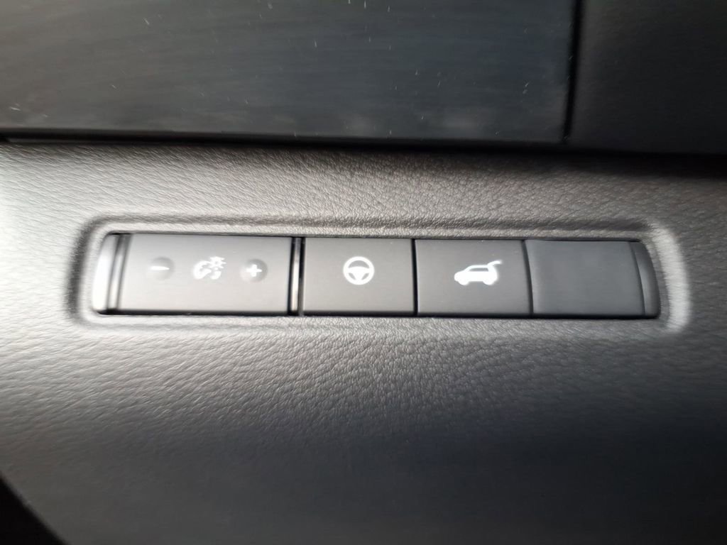 New 2026 Nissan Pathfinder SL image 18