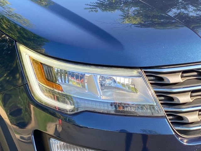 Used 2017 Ford Explorer XLT AWD/4WD image 4