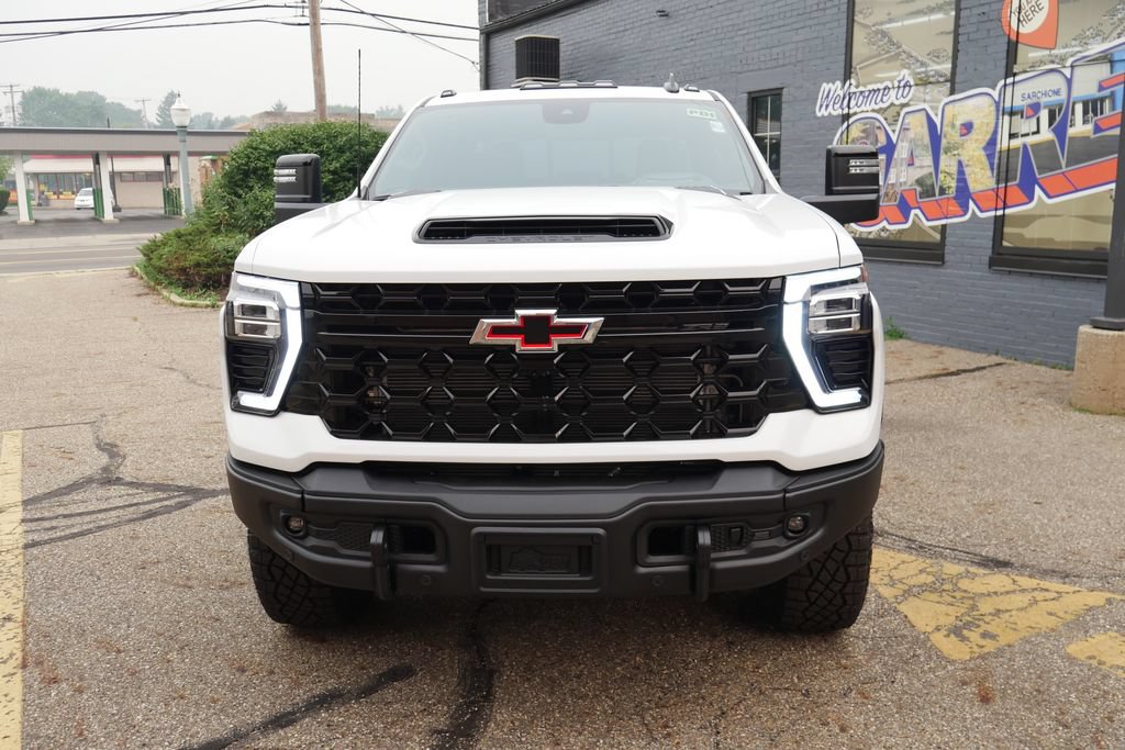 New 2026 Chevrolet Silverado 2500 ZR2 w/ ZR2 Bison Edition AWD/4WD image 2