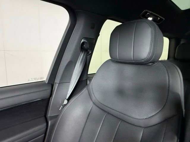 New 2025 Land Rover Range Rover SE image 19