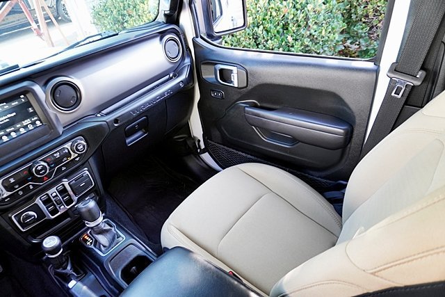 Used 2021 Jeep Wrangler Unlimited Sport AWD/4WD image 31