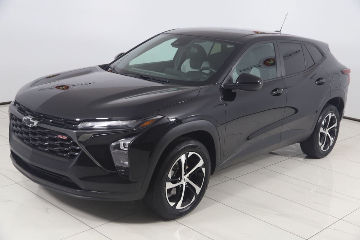 Used 2024 Chevrolet Trax RS FWD image 21