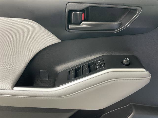 Used 2023 Toyota Highlander LE image 18