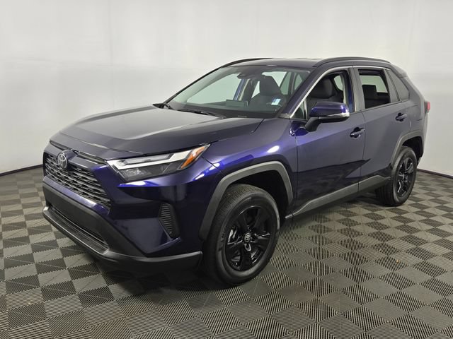 Used 2025 Toyota RAV4 XLE AWD/4WD image 3