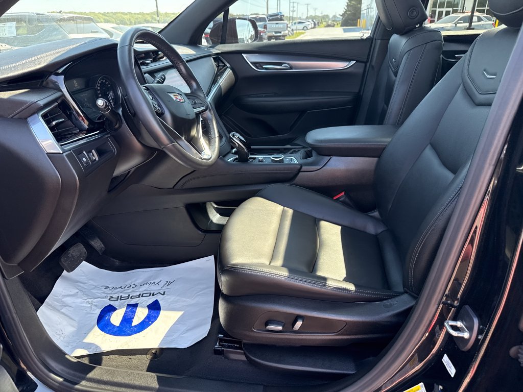 Used 2023 Cadillac XT6 Luxury AWD/4WD image 9