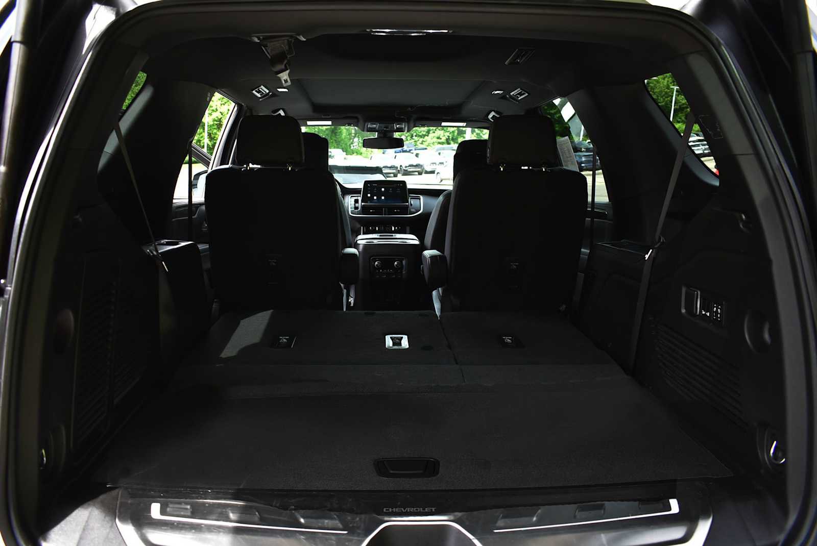Used 2022 Chevrolet Tahoe RST w/ Sport Performance Package AWD/4WD image 11