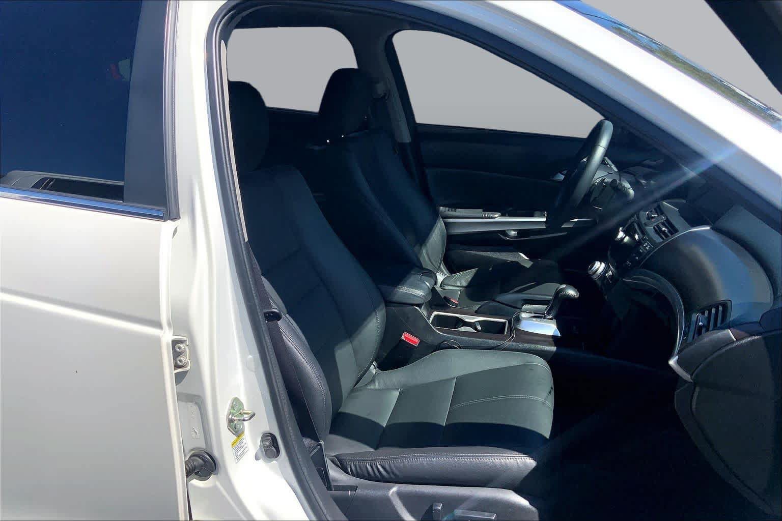 Used 2015 Honda Crosstour EX-L image 8