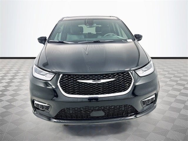New 2026 Chrysler Pacifica Select image 2