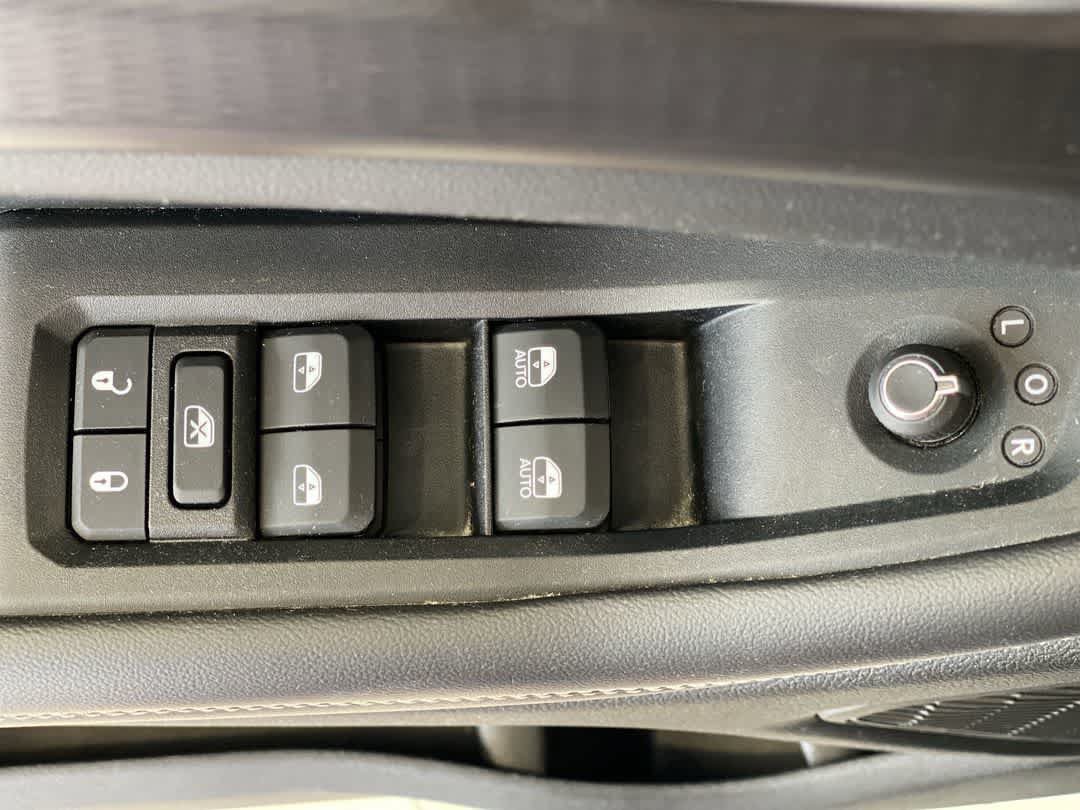 Used 2023 Jeep Grand Cherokee L Laredo AWD/4WD image 16