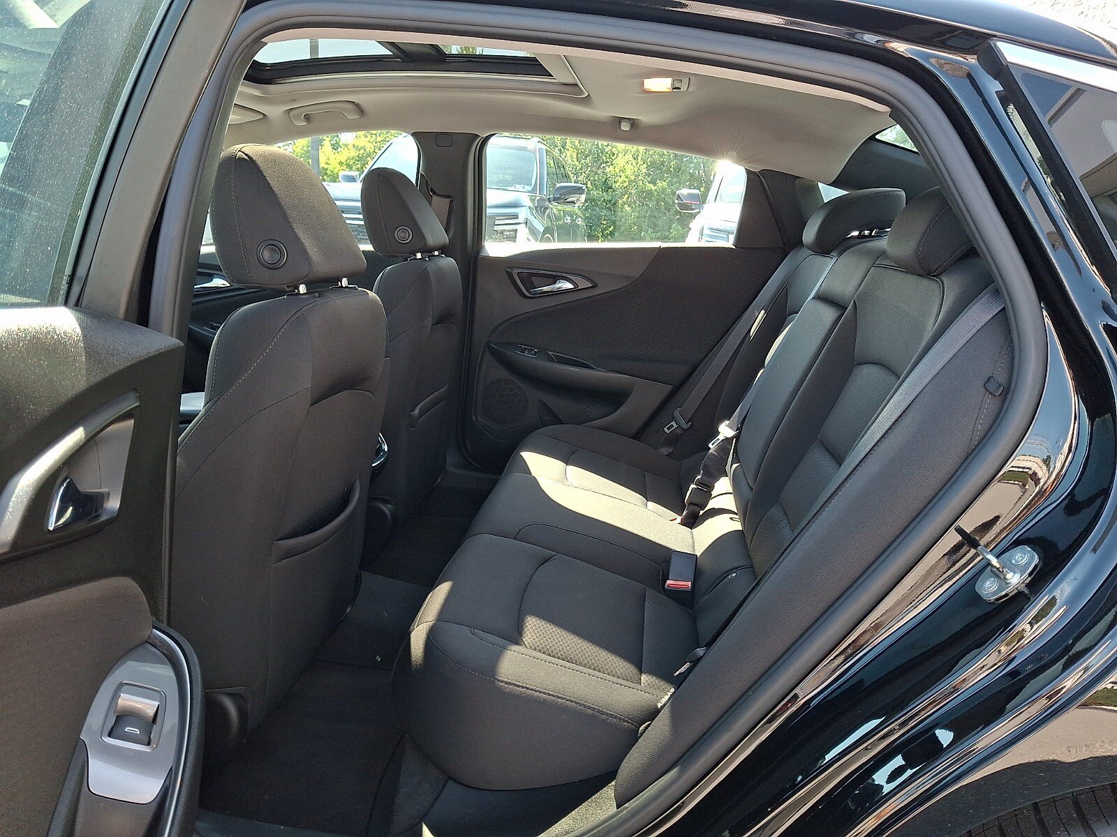 Used 2018 Chevrolet Malibu LT FWD image 11