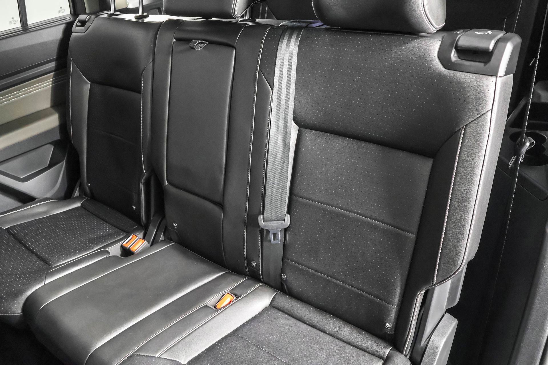 Used 2023 Volkswagen Atlas SE w/ Black Wheel Package image 36