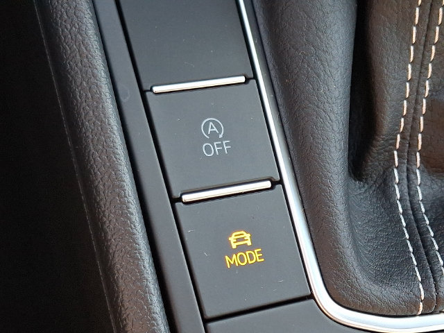 Used 2026 Volkswagen Jetta SEL FWD image 25