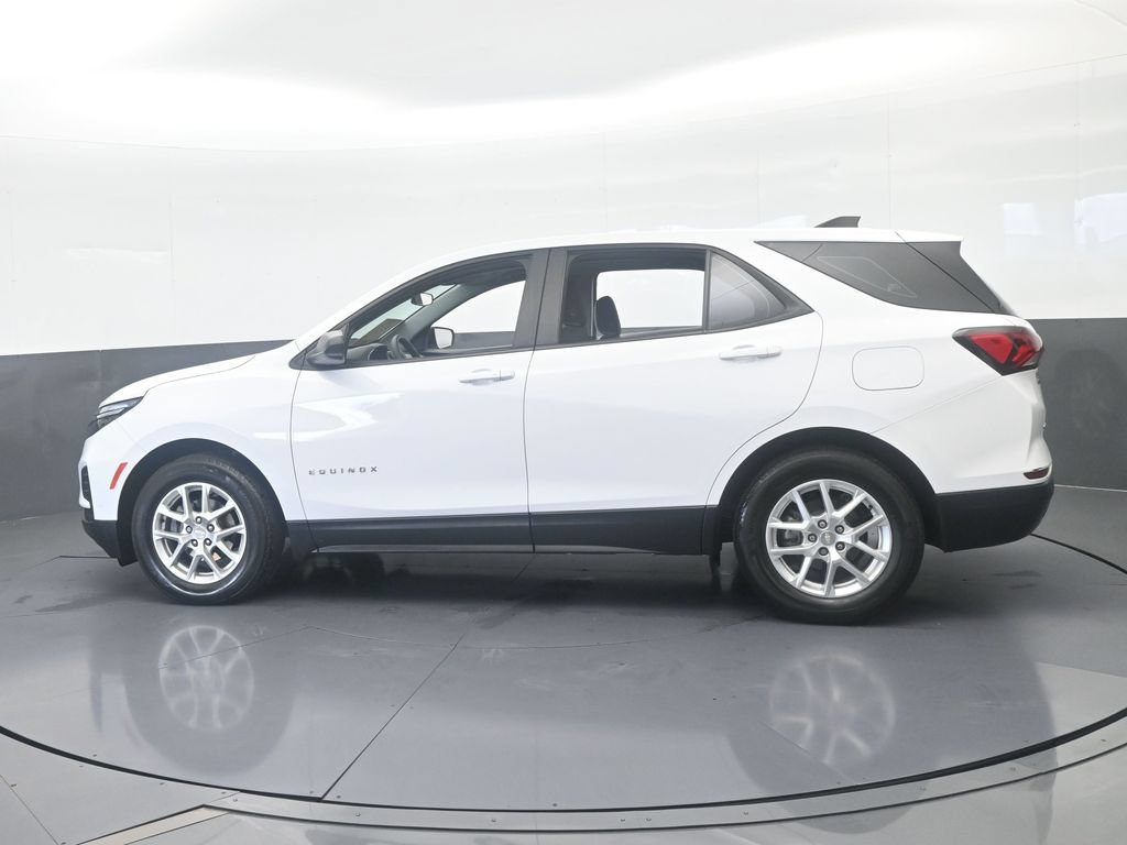Used 2023 Chevrolet Equinox LS FWD image 3